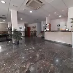 阿维尼达莫雷尔酒店 Morella