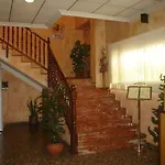 阿维尼达莫雷尔酒店 2* Morella