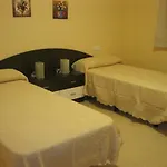 阿维尼达莫雷尔酒店 酒店 2*