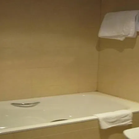 Hotel Avenida 2*