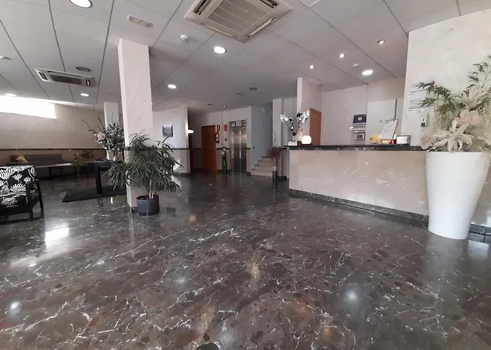 阿维尼达莫雷尔酒店 Morella