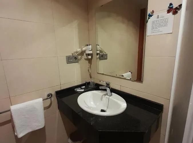 Hotel Avenida 2*